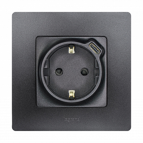 Розетка с заземлением с USB тип C Etika со шторками 16А 250В 1500мА 7,5Вт автозажимы Антрацит